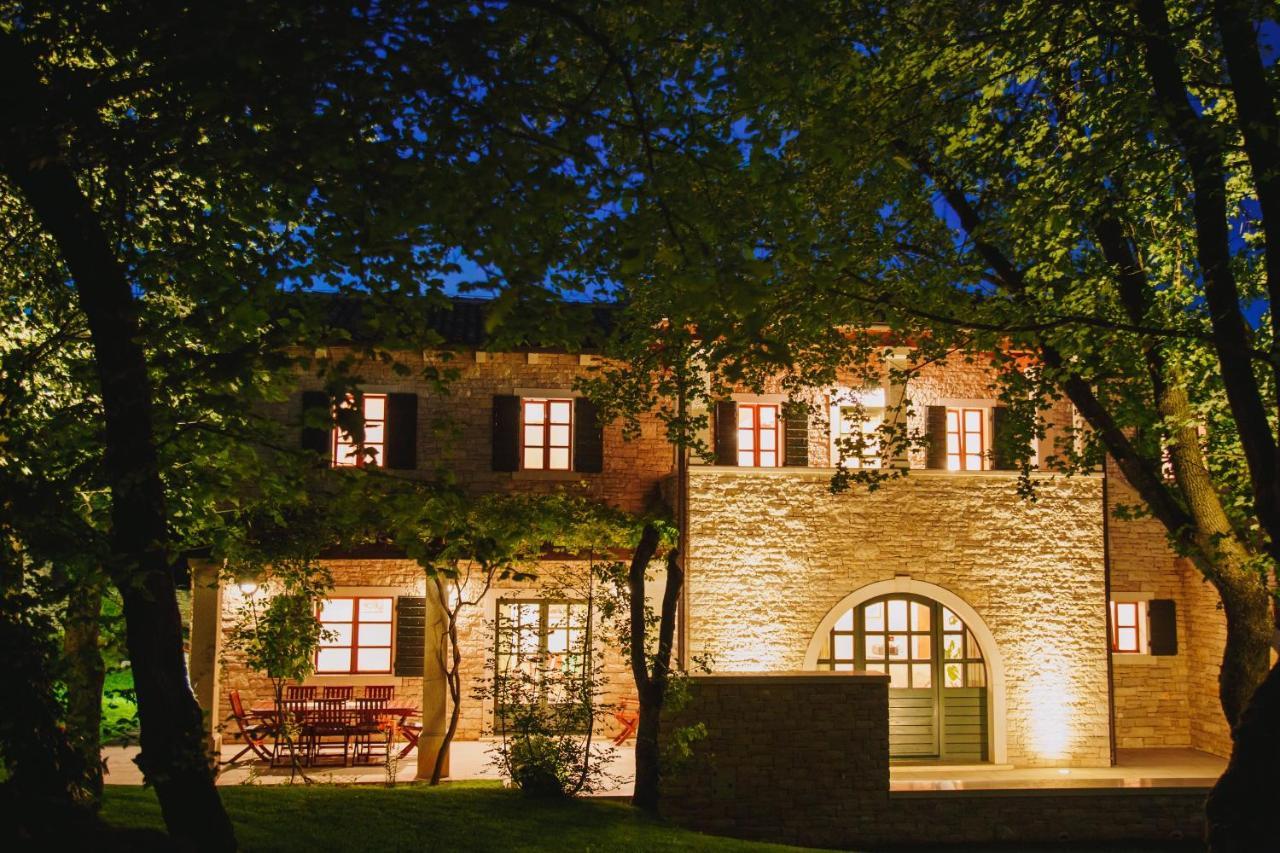 Villa Kringa Tinjan Exterior photo