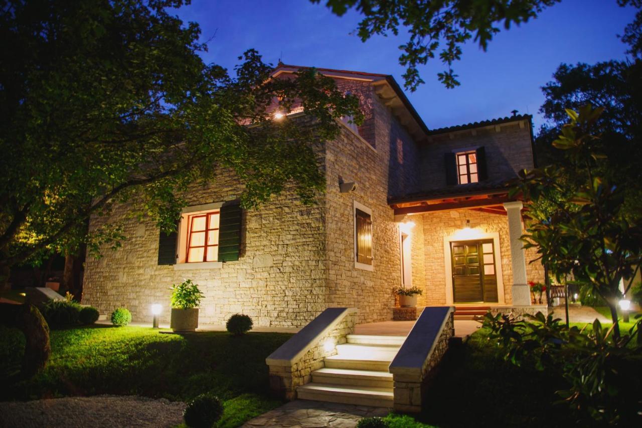 Villa Kringa Tinjan Exterior photo