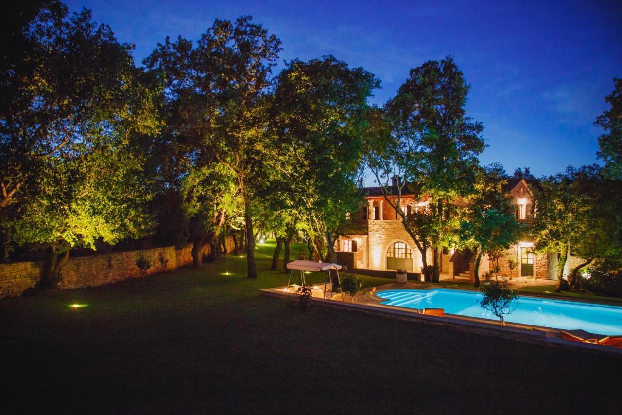 Villa Kringa Tinjan Exterior photo